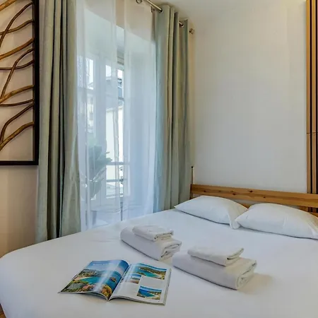 Chez Aline Chic Central Chamonix 1Br W/ Brevent Views - Happy Rentals シャモニー